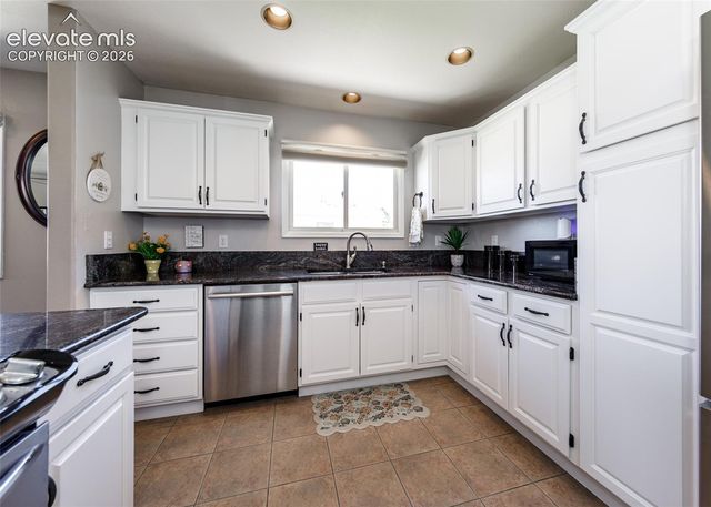 126 Luxury Lane, Colorado Springs, CO 80921