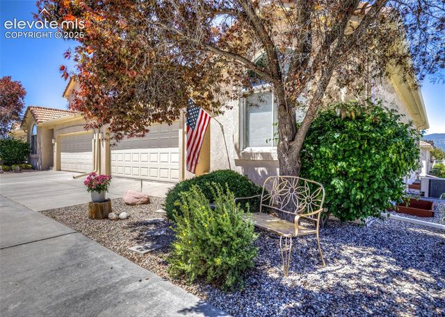 126 Luxury Lane, Colorado Springs, CO 80921