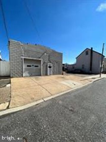 330 S BROADWAY, Gloucester City, NJ 08030