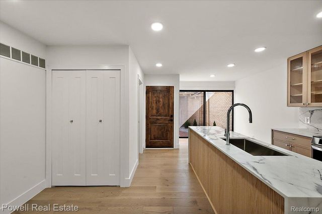 1106 Timberview Trail, Bloomfield Charter Township, MI 48304