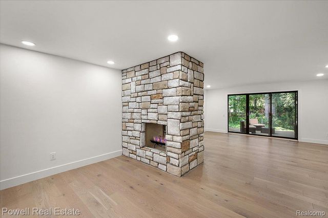 1106 Timberview Trail, Bloomfield Charter Township, MI 48304
