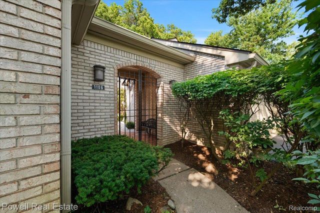 1106 Timberview Trail, Bloomfield Charter Township, MI 48304
