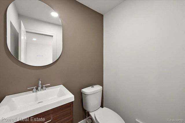 1106 Timberview Trail, Bloomfield Charter Township, MI 48304