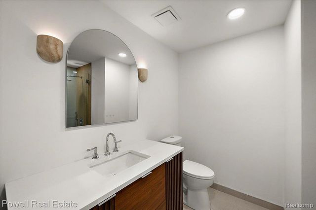 1106 Timberview Trail, Bloomfield Charter Township, MI 48304