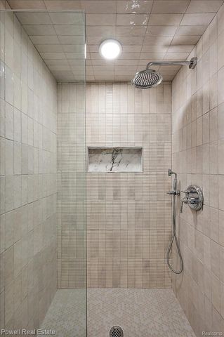 1106 Timberview Trail, Bloomfield Charter Township, MI 48304