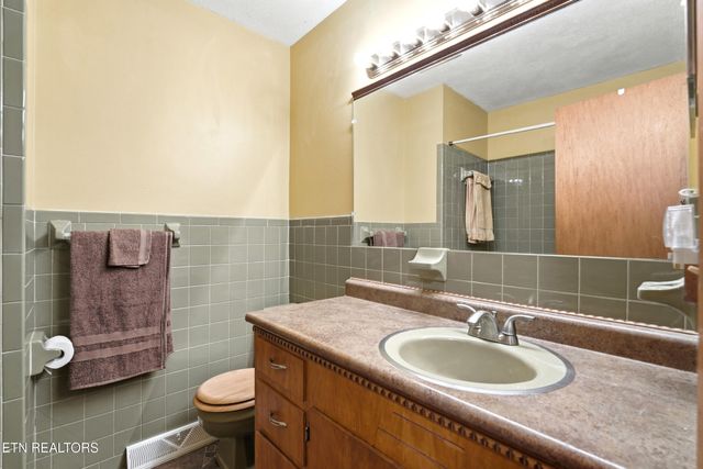 355 Crock Rd, Loudon, TN 37774