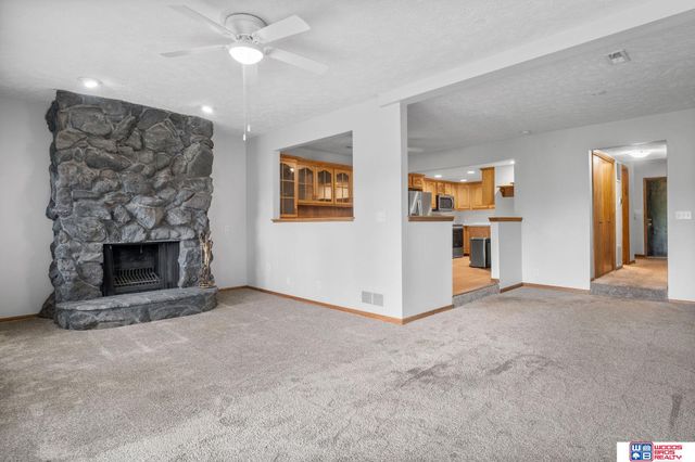 3515 Neerpark Drive, Lincoln, NE 68506