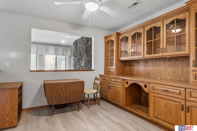 3515 Neerpark Drive, Lincoln, NE 68506