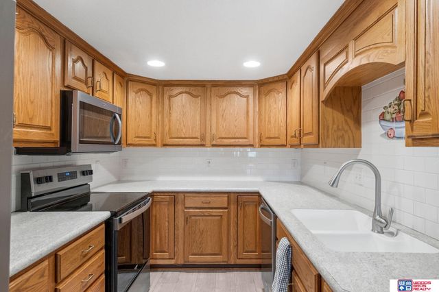 3515 Neerpark Drive, Lincoln, NE 68506