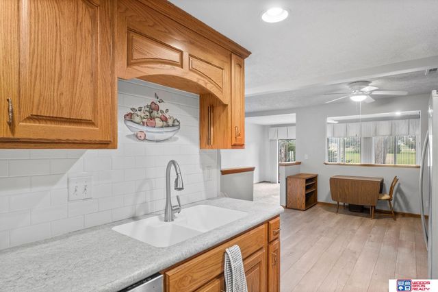 3515 Neerpark Drive, Lincoln, NE 68506