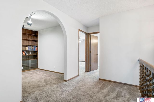3515 Neerpark Drive, Lincoln, NE 68506