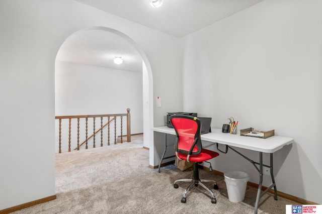 3515 Neerpark Drive, Lincoln, NE 68506