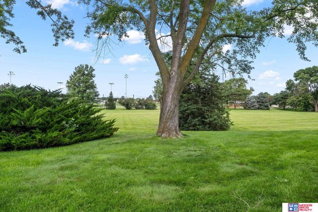 3515 Neerpark Drive, Lincoln, NE 68506