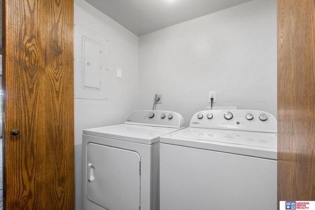 3515 Neerpark Drive, Lincoln, NE 68506