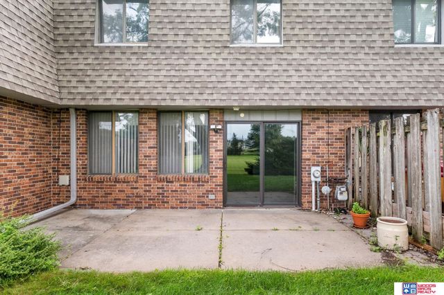 3515 Neerpark Drive, Lincoln, NE 68506