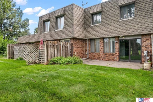 3515 Neerpark Drive, Lincoln, NE 68506