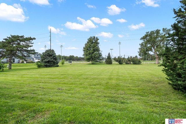 3515 Neerpark Drive, Lincoln, NE 68506