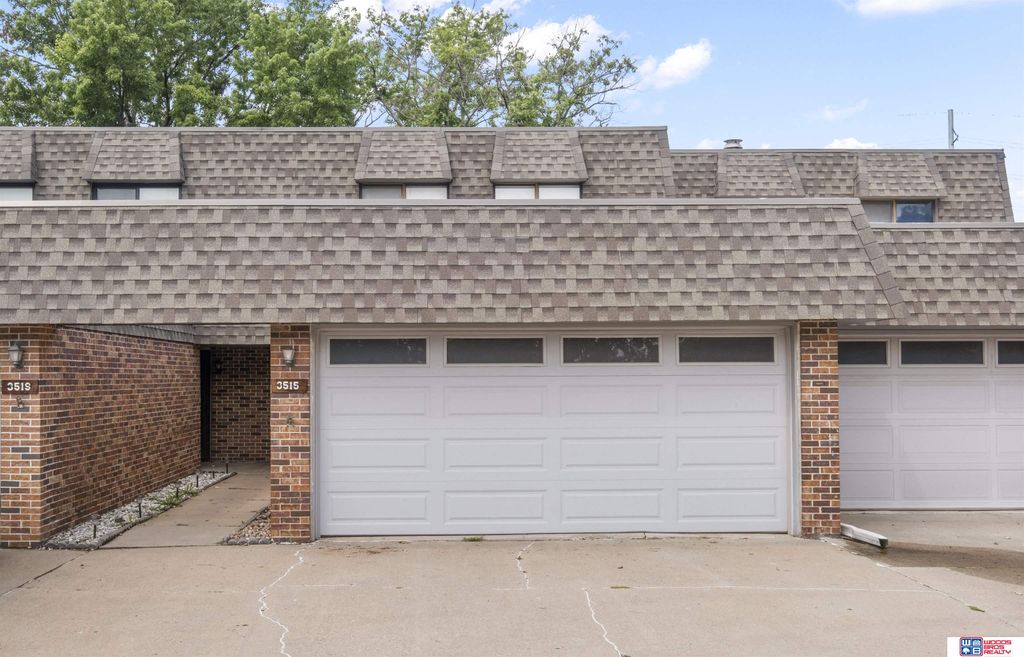 3515 Neerpark Drive, Lincoln, NE 68506