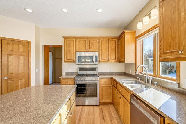 13659 Flair Court, Apple Valley, MN 55124