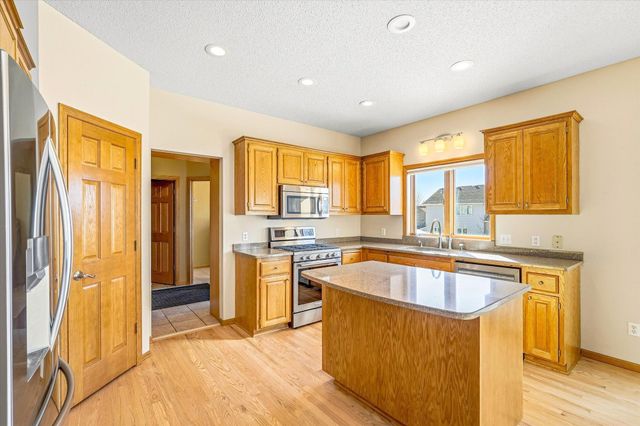 13659 Flair Court, Apple Valley, MN 55124