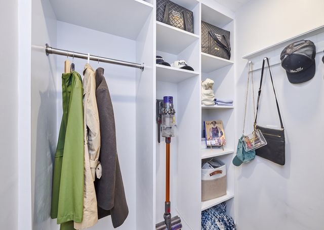 213 Green St 2, Cambridge, MA 02139