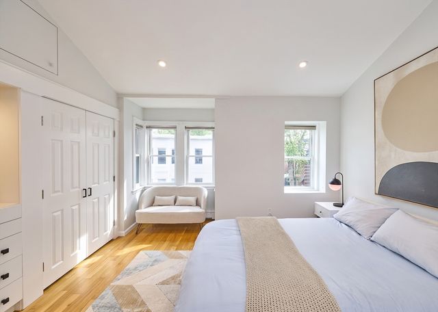 213 Green St 2, Cambridge, MA 02139