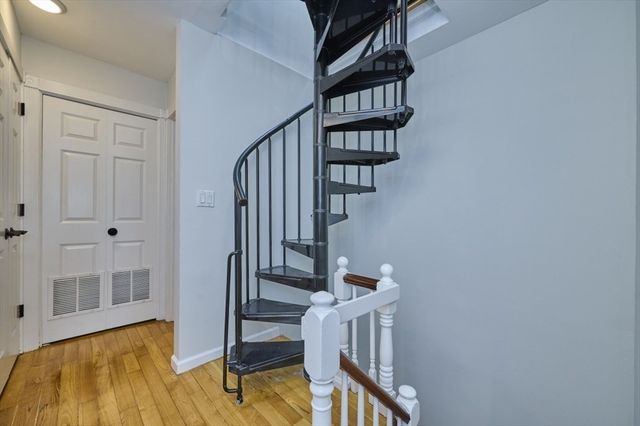 213 Green St 2, Cambridge, MA 02139