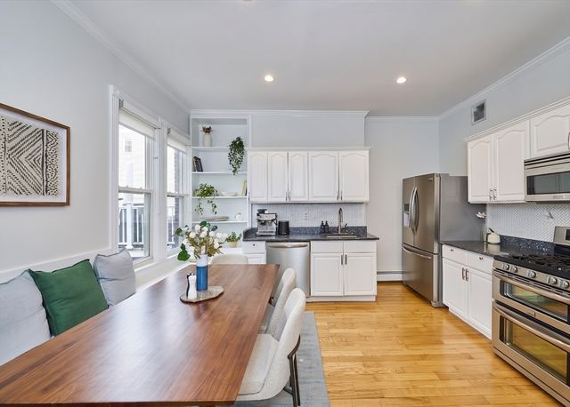 213 Green St 2, Cambridge, MA 02139