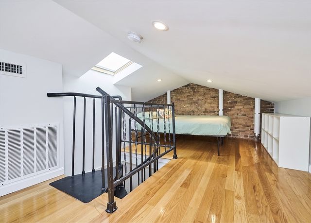 213 Green St 2, Cambridge, MA 02139