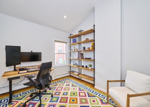 213 Green St 2, Cambridge, MA 02139