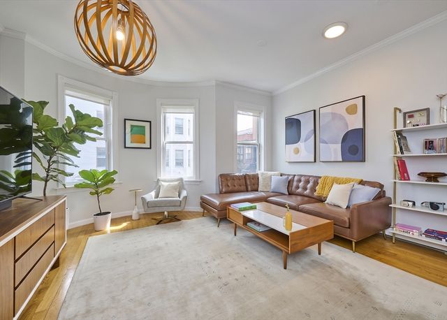 213 Green St 2, Cambridge, MA 02139