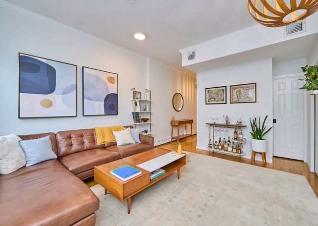 213 Green St 2, Cambridge, MA 02139