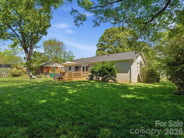 7516 Thorncliff Drive, Charlotte, NC 28210