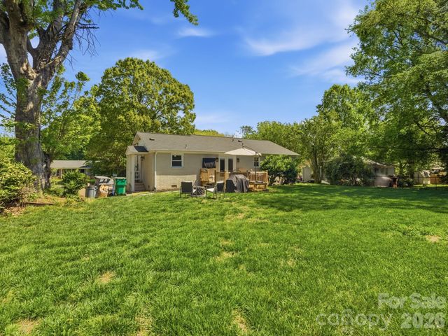 7516 Thorncliff Drive, Charlotte, NC 28210