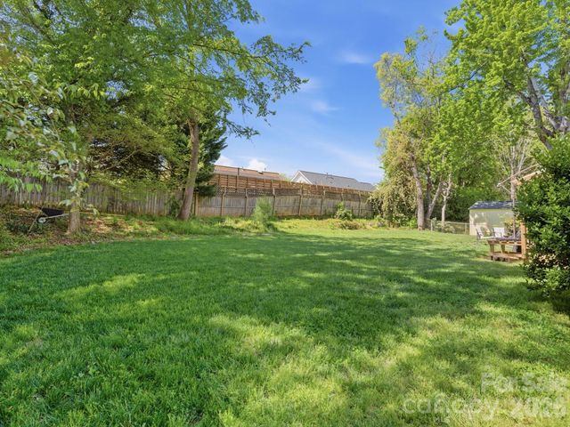 7516 Thorncliff Drive, Charlotte, NC 28210