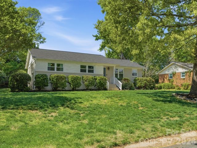 7516 Thorncliff Drive, Charlotte, NC 28210