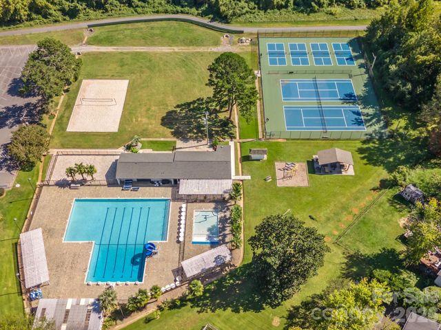 7516 Thorncliff Drive, Charlotte, NC 28210