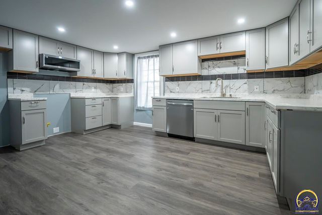 1023 SW Taylor ST, Topeka, KS 66612