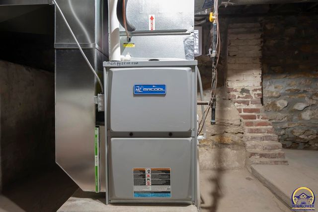 1023 SW Taylor ST, Topeka, KS 66612