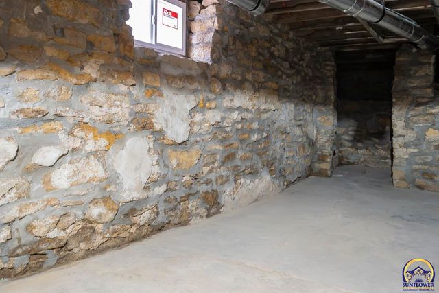 1023 SW Taylor ST, Topeka, KS 66612