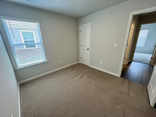 1003 Autumnwood Dr, Dickson, TN 37055