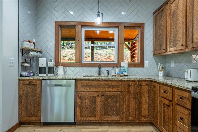 200 Echo Lane, Ellijay, GA 30540