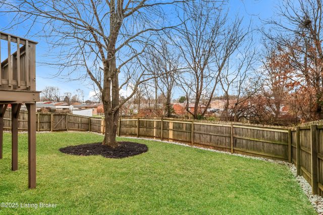 10103 Lancewood Rd, Louisville, KY 40229