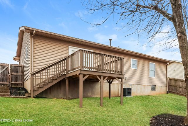 10103 Lancewood Rd, Louisville, KY 40229