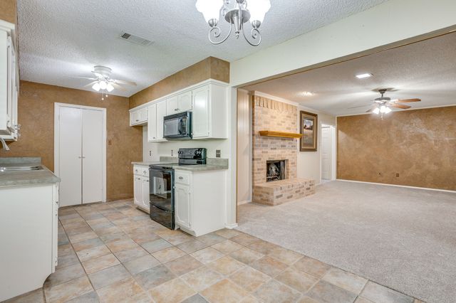 741 James Circle, Burleson, TX 76028