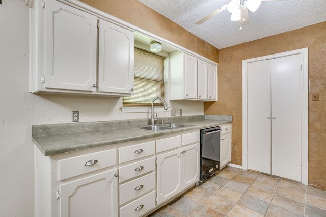 741 James Circle, Burleson, TX 76028