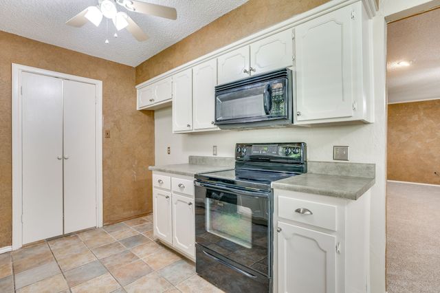 741 James Circle, Burleson, TX 76028