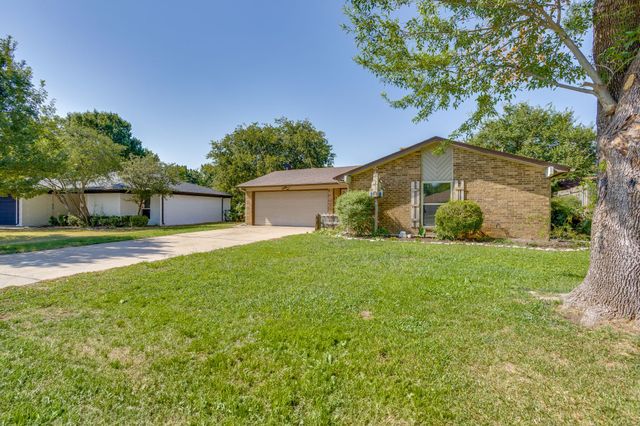 741 James Circle, Burleson, TX 76028