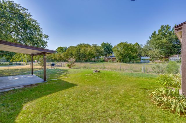 741 James Circle, Burleson, TX 76028