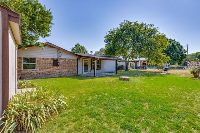 741 James Circle, Burleson, TX 76028